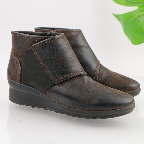 Clarks Womens Caddell Rush Boots Size 7.5 Brown Leather Low Wedge Comfy Booties - Picture 1 of 12